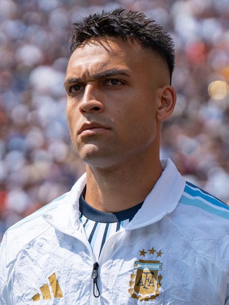 Lautaro Martínez #323